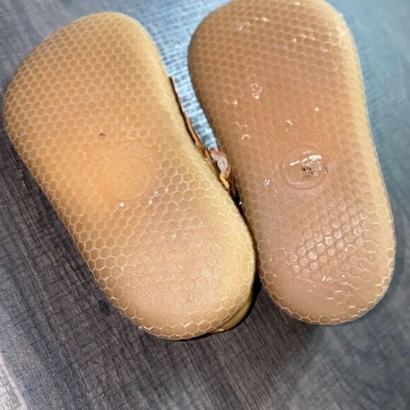 LIVIE & LUCA gold slip on Mary Jane shoes size 5 toddler girl - Picture 5 of 6